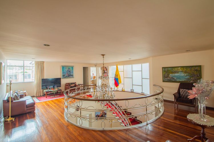 Casa de 5 alcobas en venta en Libertador, Bogotá, 857 m² · foto 18 de 24