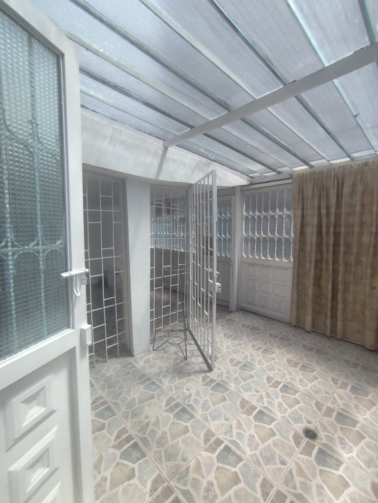 Casa en venta en Barrios Unidos, Bogotá · foto 2 de 23