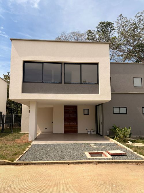 Casa de 3 alcobas en venta en Pance, Cali, 267 m² · foto 2 de 10