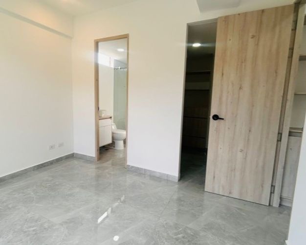 Apartamento de 2 alcobas en venta en Tres Esquinas, Sabaneta, 54 m² · foto 5 de 11
