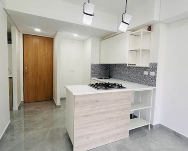 Apartamento de 2 alcobas en venta en Tres Esquinas, Sabaneta, 54 m² · foto 3 de 11
