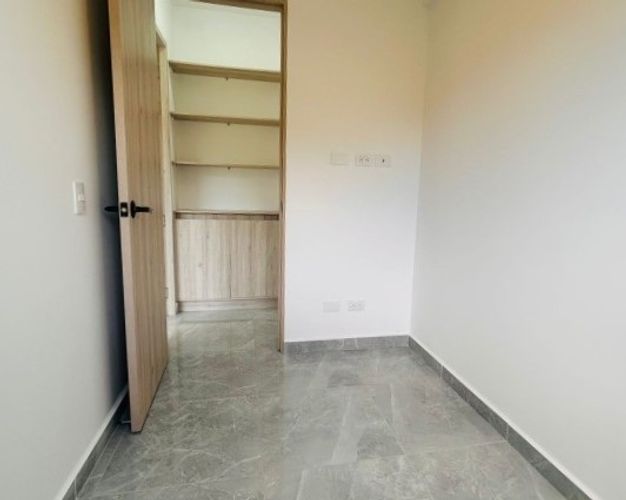 Apartamento de 2 alcobas en venta en Tres Esquinas, Sabaneta, 54 m² · foto 8 de 11