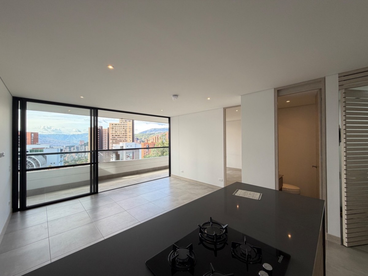 Apartamento en arriendo en El Poblado, Medellín · foto 3 de 21