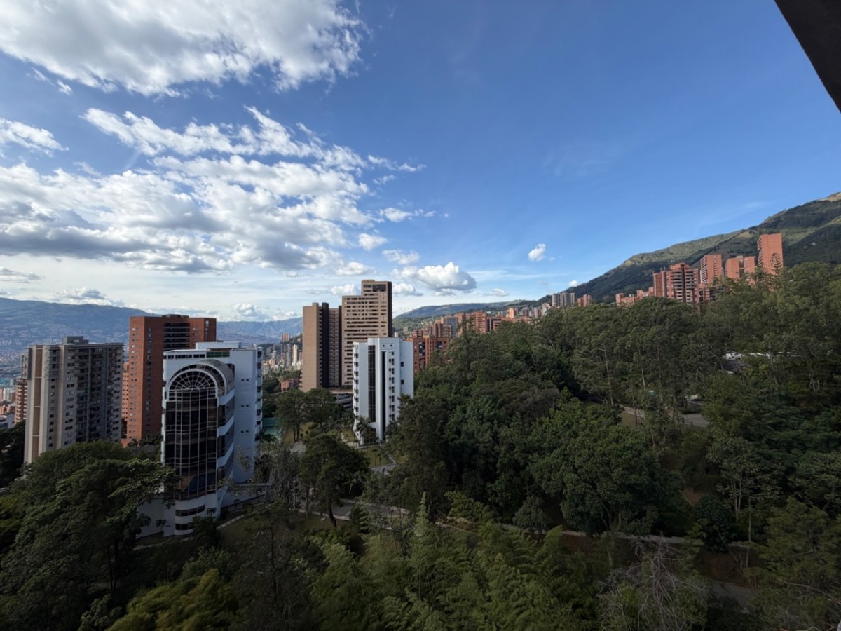 Apartamento en arriendo en El Poblado, Medellín · foto 8 de 21