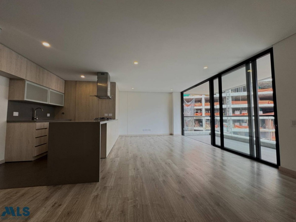 Apartamento en venta en Altos Del Poblado, Medellín · foto 3 de 24