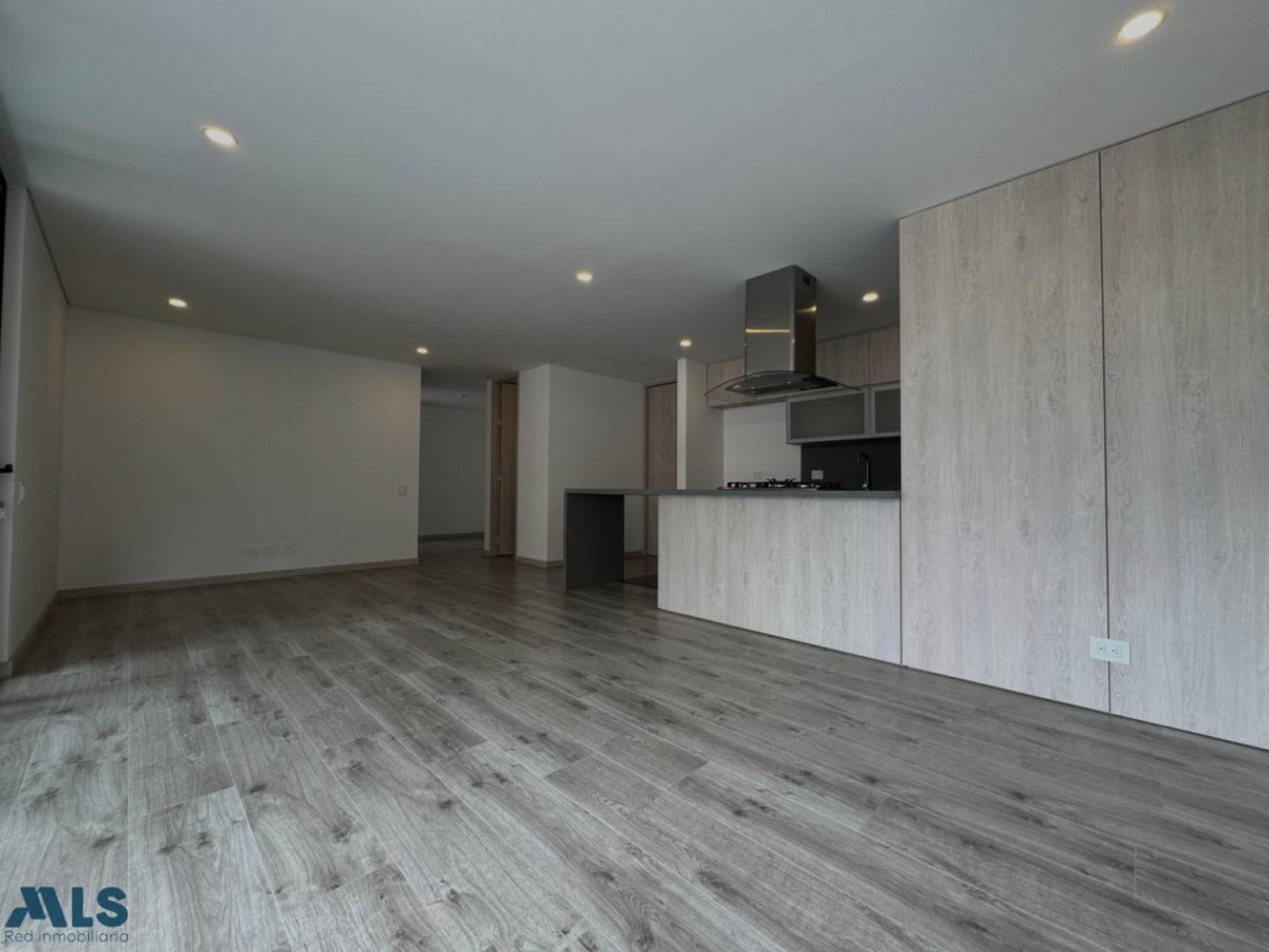 Apartamento en venta en Altos Del Poblado, Medellín · foto 4 de 24