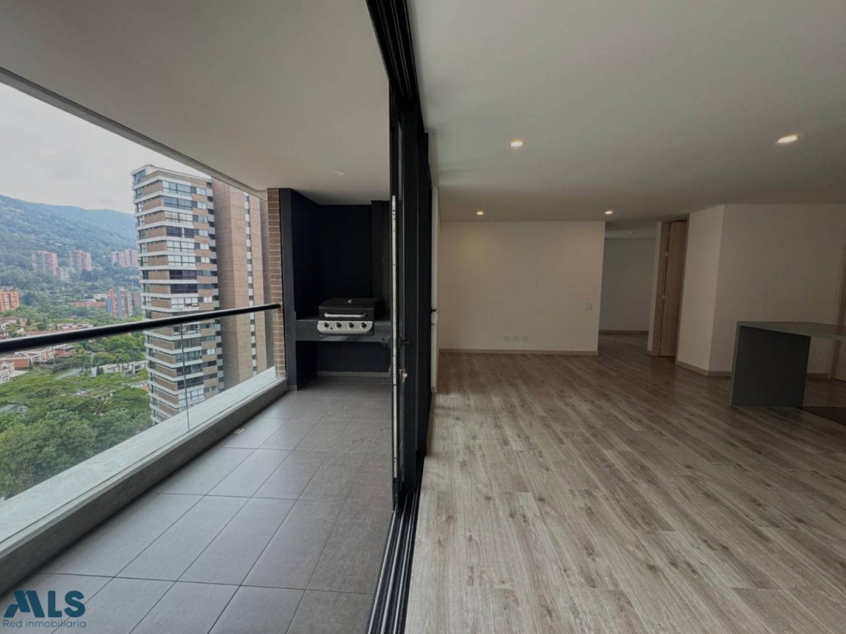 Apartamento en venta en Altos Del Poblado, Medellín · foto 6 de 24