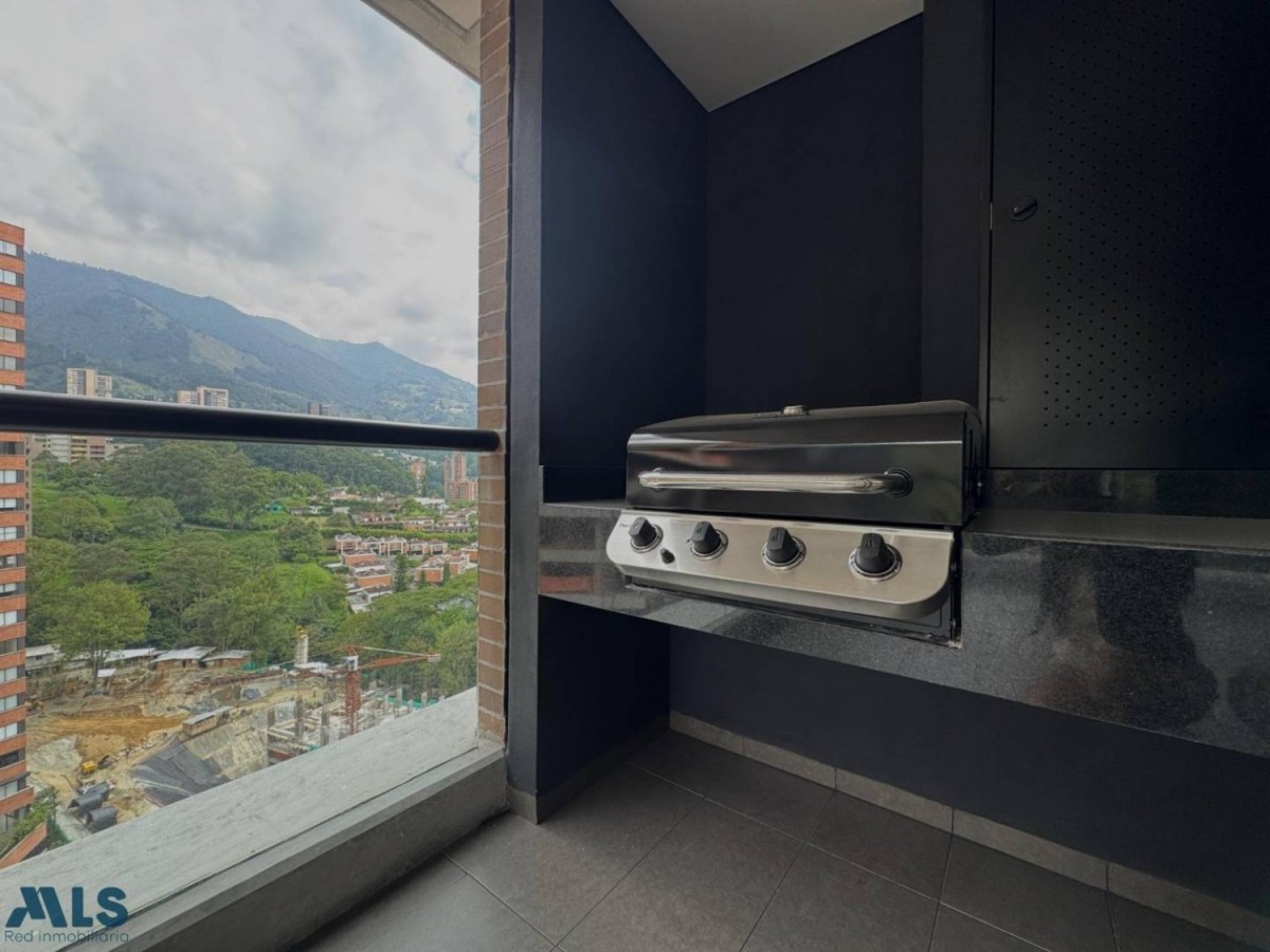 Apartamento en venta en Altos Del Poblado, Medellín · foto 7 de 24