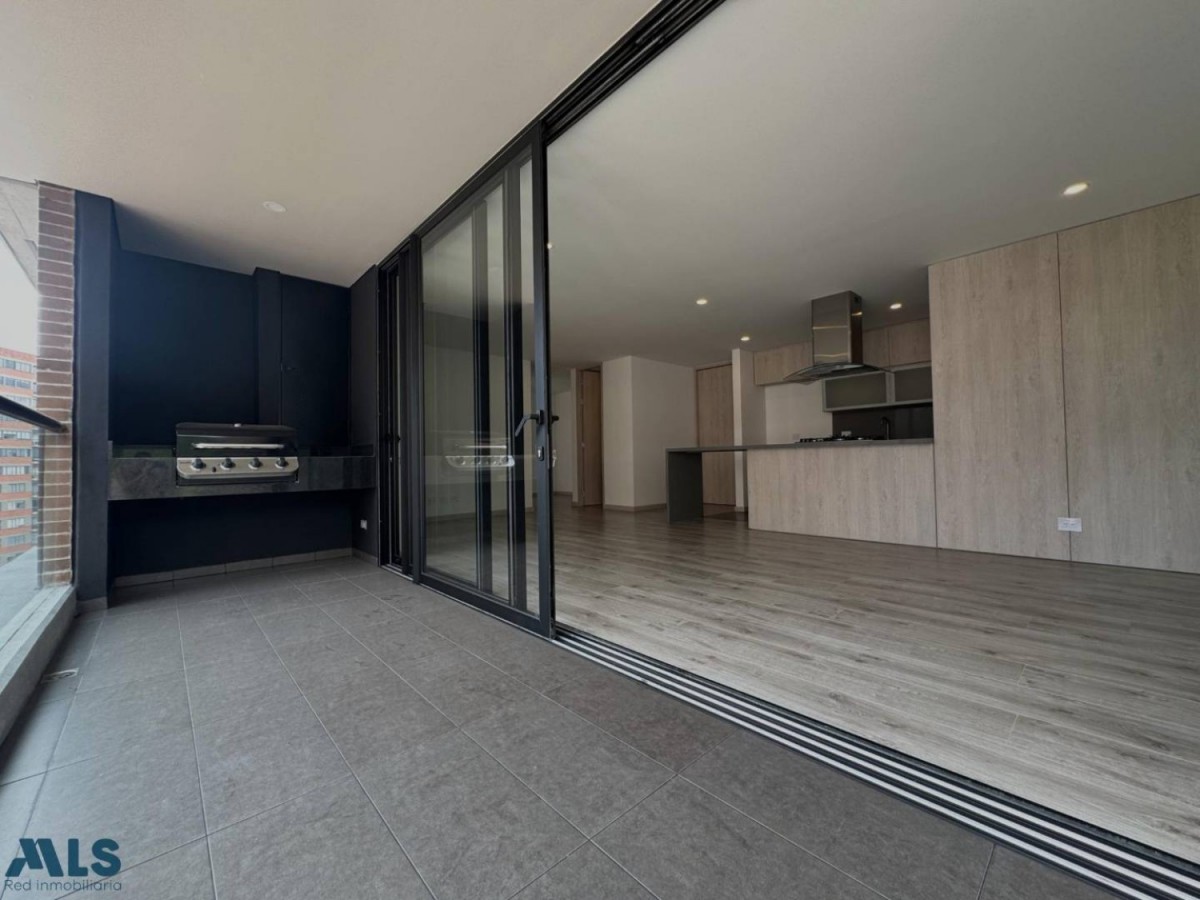 Apartamento en venta en Altos Del Poblado, Medellín · foto 8 de 24