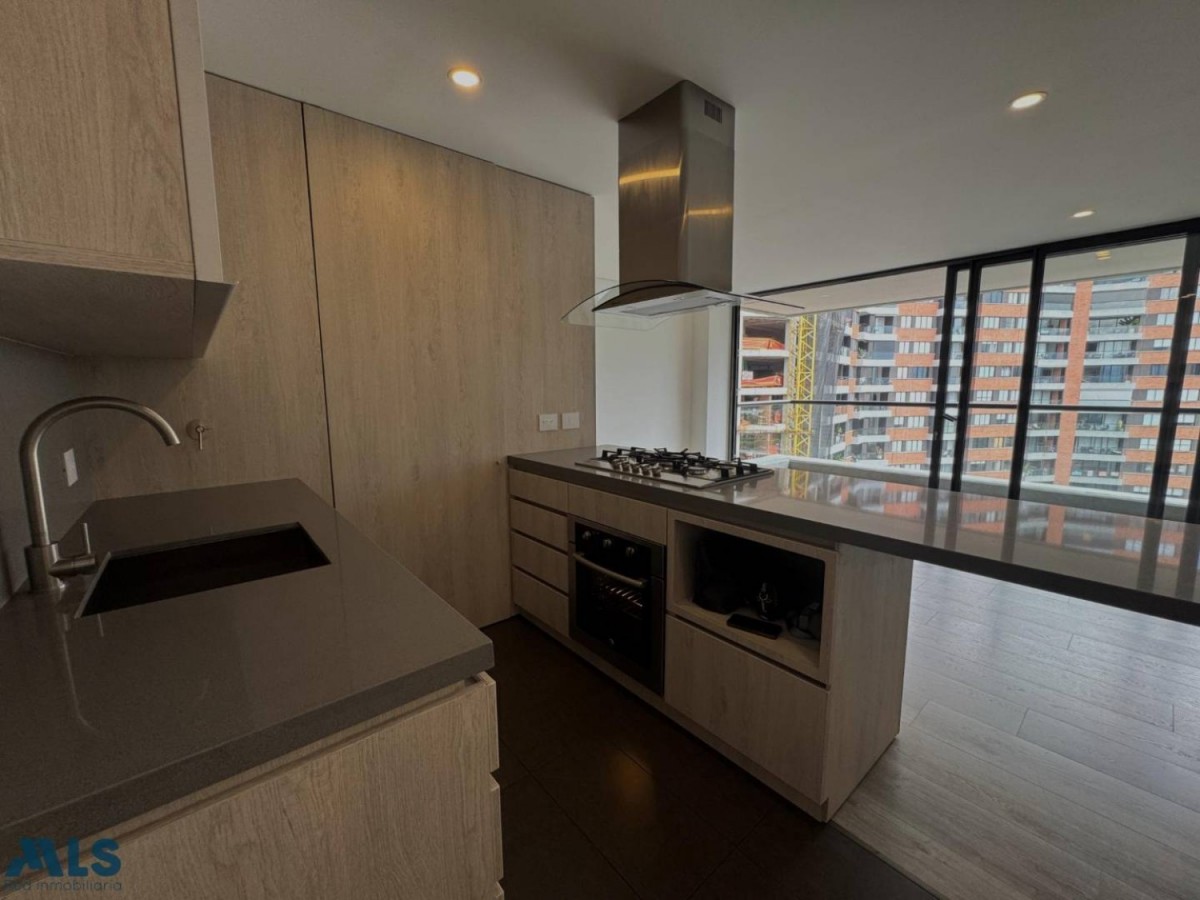 Apartamento en venta en Altos Del Poblado, Medellín · foto 11 de 24