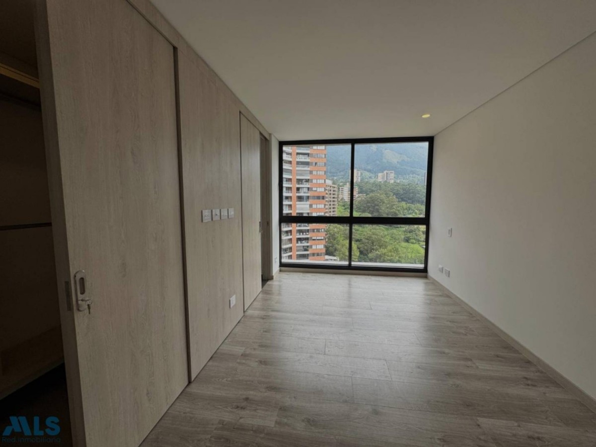 Apartamento en venta en Altos Del Poblado, Medellín · foto 13 de 24