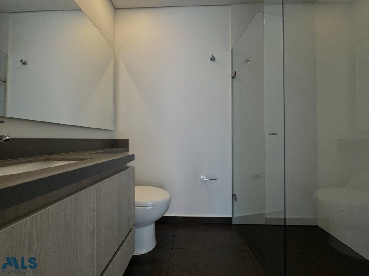 Apartamento en venta en Altos Del Poblado, Medellín · foto 17 de 24