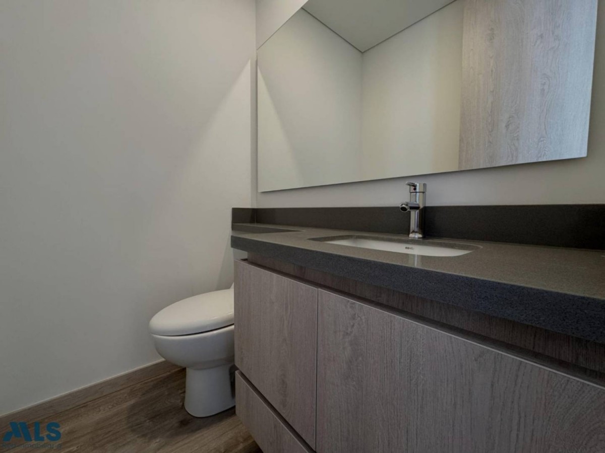 Apartamento en venta en Altos Del Poblado, Medellín · foto 18 de 24