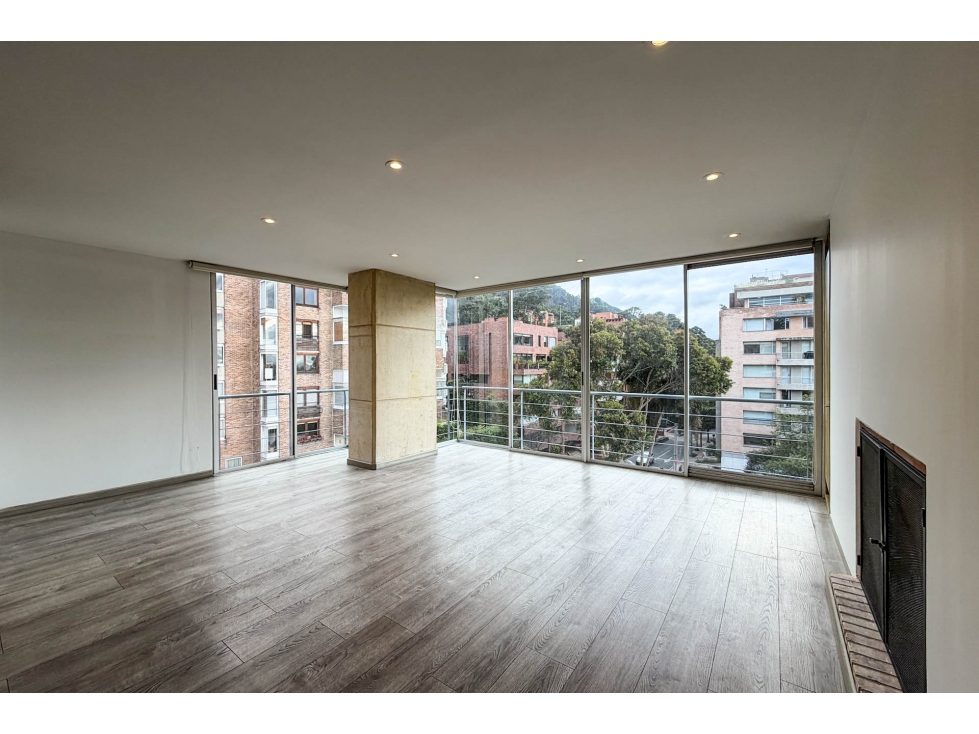 Apartamento en venta en Los Rosales, Bogotá · foto 2 de 11