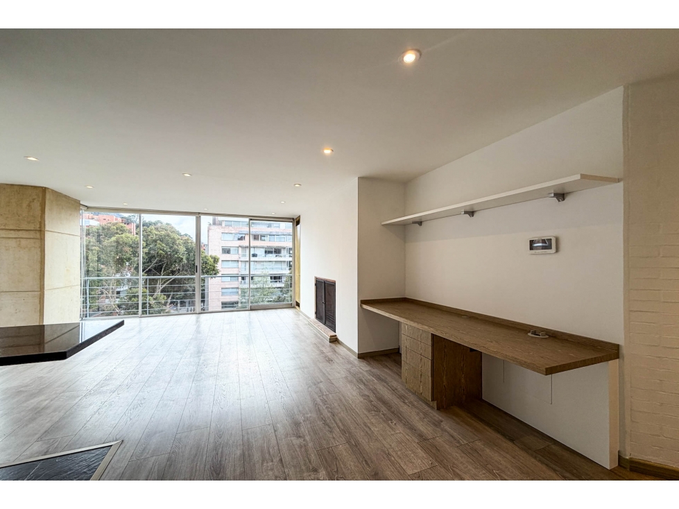 Apartamento en venta en Los Rosales, Bogotá · foto 3 de 11