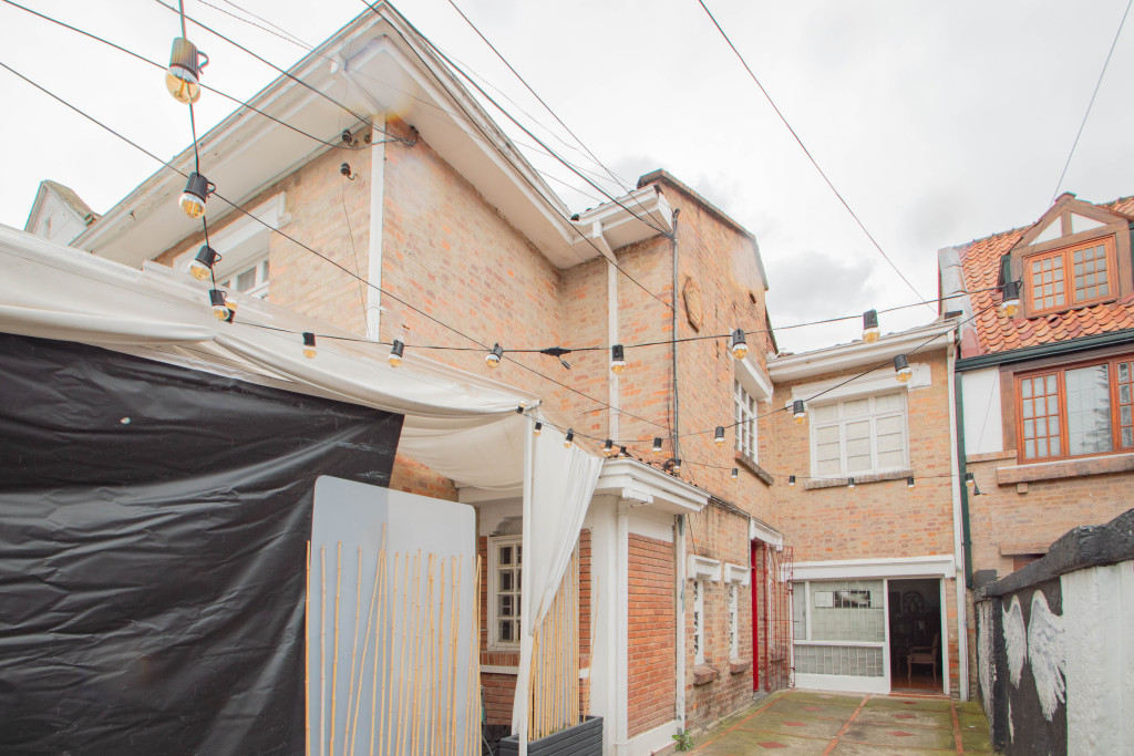 Casa en venta en Quinta Camacho, Bogotá · foto 2 de 15
