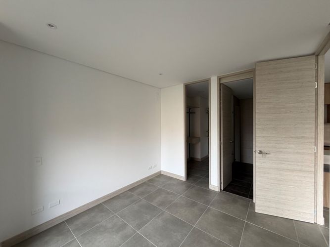 Apartamento de 2 alcobas en arriendo en El Poblado, Medellín, 87 m² · foto 8 de 13
