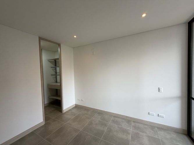 Apartamento de 2 alcobas en arriendo en El Poblado, Medellín, 87 m² · foto 12 de 13