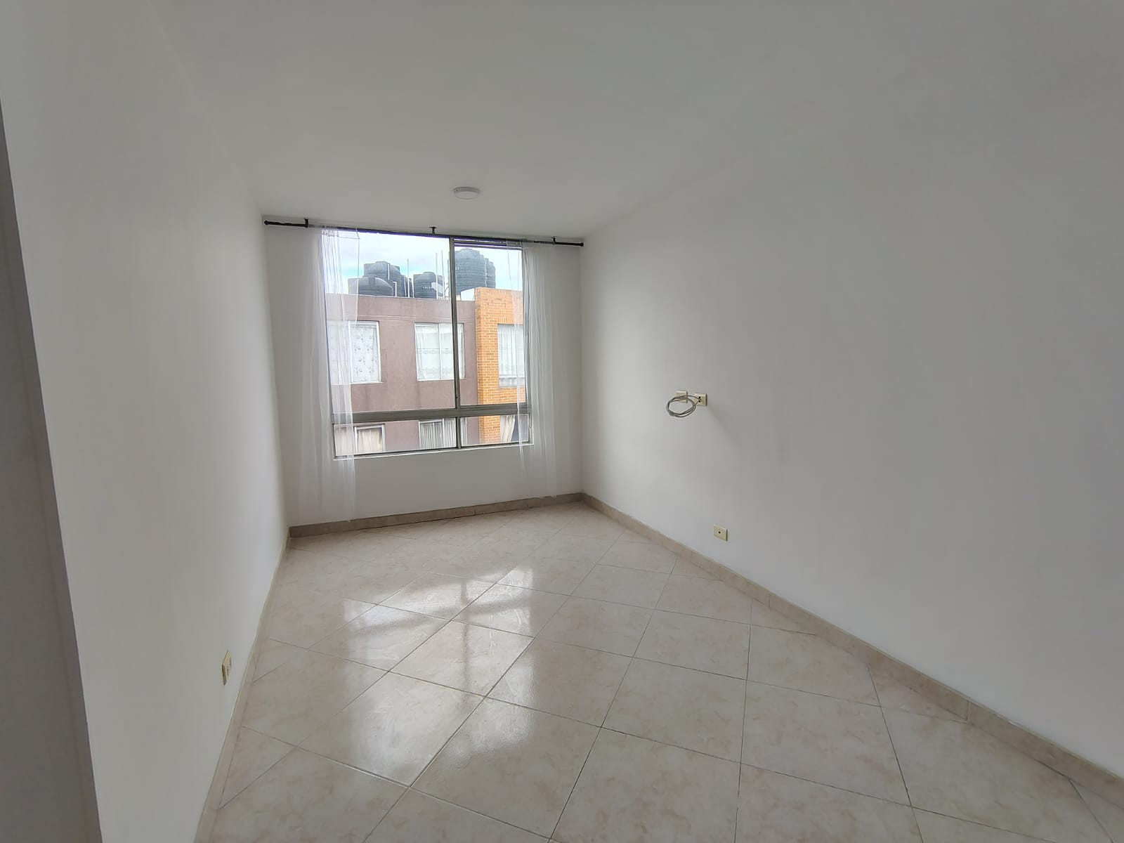 Apartamento en venta en Villas De Granada, Bogotá · foto 3 de 14
