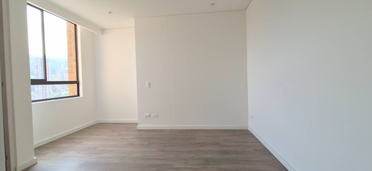 Apartamento en arriendo en Lalinde, Medellín · foto 4 de 19