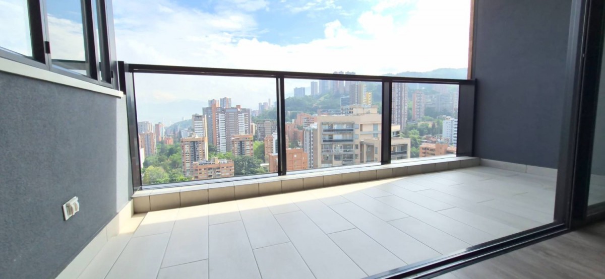 Apartamento en arriendo en Lalinde, Medellín · foto 9 de 19