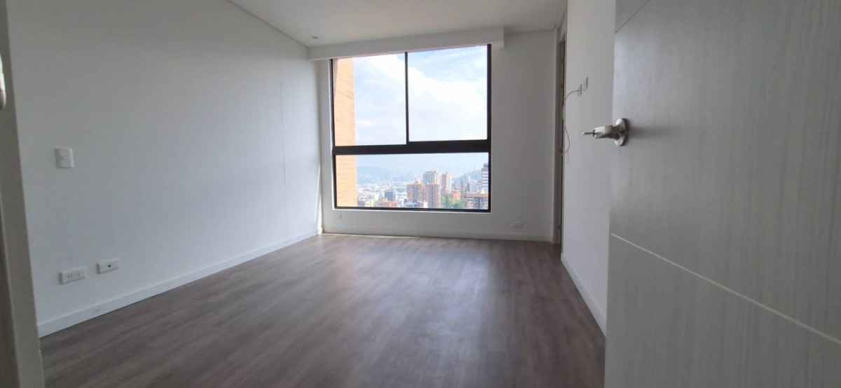 Apartamento en arriendo en Lalinde, Medellín · foto 11 de 19