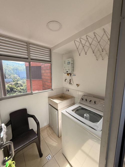 Apartamento de 2 alcobas en arriendo en Los Balsos, Medellín, 62 m² · foto 4 de 11