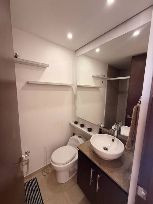 Apartamento de 2 alcobas en arriendo en Los Balsos, Medellín, 62 m² · foto 5 de 11