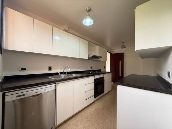 Apartamento de 3 alcobas en arriendo en Las Lomas, Medellín, 136 m² · foto 2 de 24