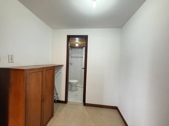 Apartamento de 3 alcobas en arriendo en Las Lomas, Medellín, 136 m² · foto 4 de 24
