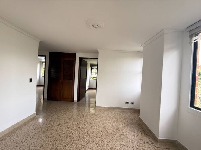 Apartamento de 3 alcobas en arriendo en Las Lomas, Medellín, 136 m² · foto 10 de 24