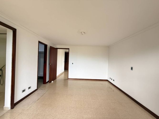 Apartamento de 3 alcobas en arriendo en Las Lomas, Medellín, 136 m² · foto 12 de 24