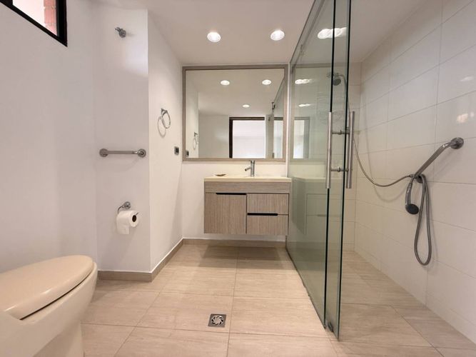Apartamento de 3 alcobas en arriendo en Las Lomas, Medellín, 136 m² · foto 13 de 24