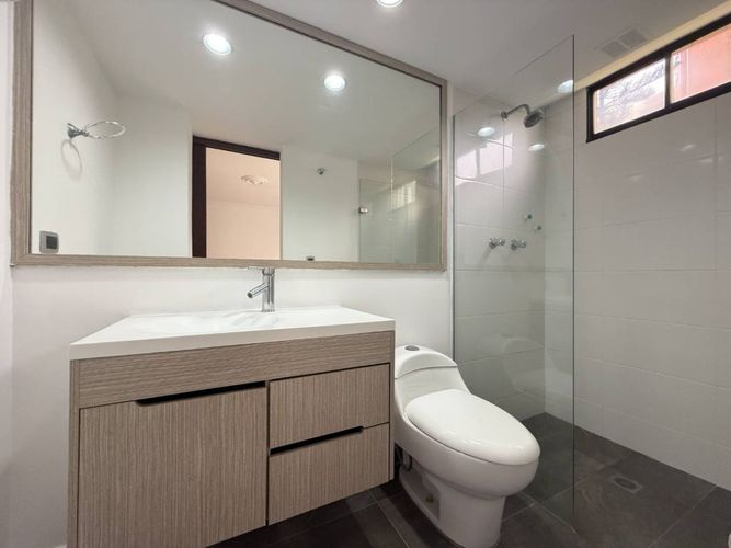 Apartamento de 3 alcobas en arriendo en Las Lomas, Medellín, 136 m² · foto 17 de 24