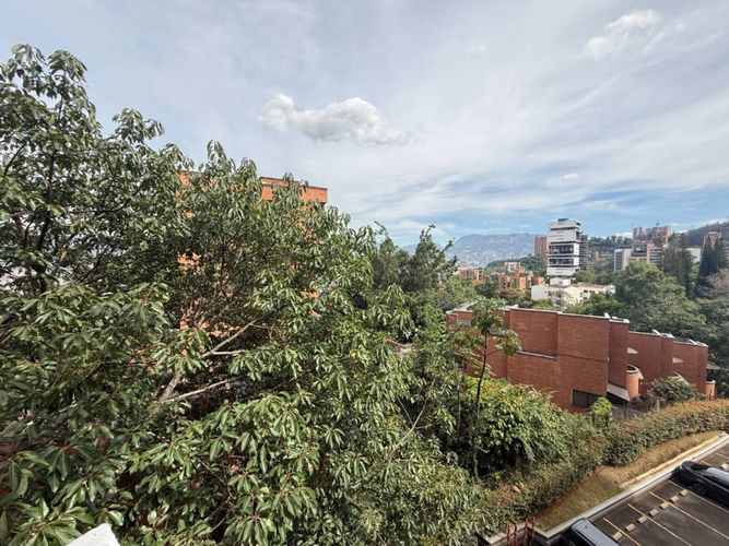 Apartamento de 3 alcobas en arriendo en Las Lomas, Medellín, 136 m² · foto 23 de 24
