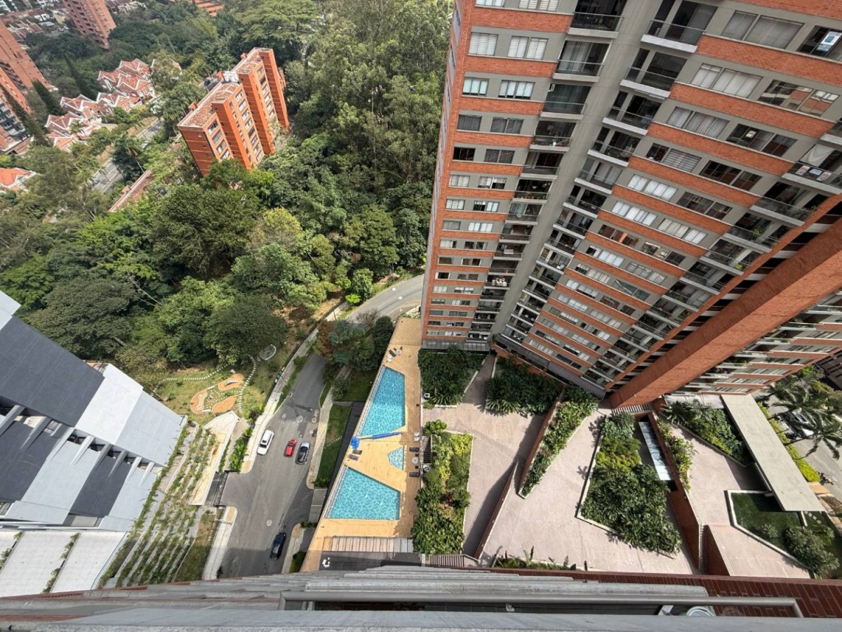 Apartamento en arriendo en El Poblado, Medellín · foto 11 de 21