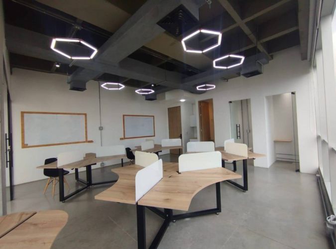 Oficina en arriendo en El Poblado, Medellín, 60 m² · foto 2 de 9