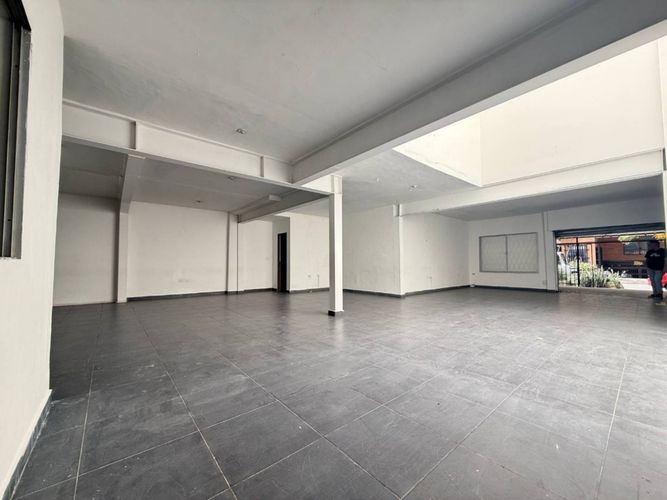 Local en arriendo en Lorena, Medellín, 210 m² · foto 2 de 13