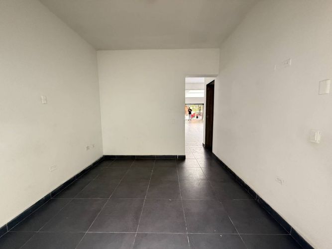 Local en arriendo en Lorena, Medellín, 210 m² · foto 8 de 13