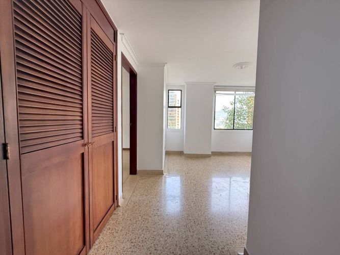 Apartamento de 3 alcobas en venta en Las Lomas, Medellín, 136 m² · foto 8 de 24