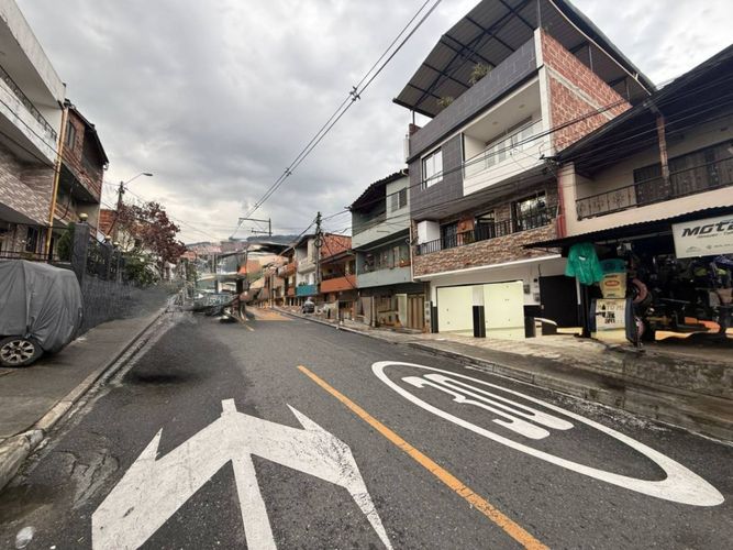Local en venta en Caribe, Medellín, 100 m² · foto 2 de 13