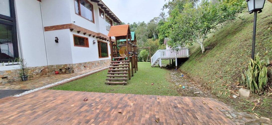Casa de 6 alcobas en arriendo en Machado, Copacabana, 560 m² · foto 10 de 24