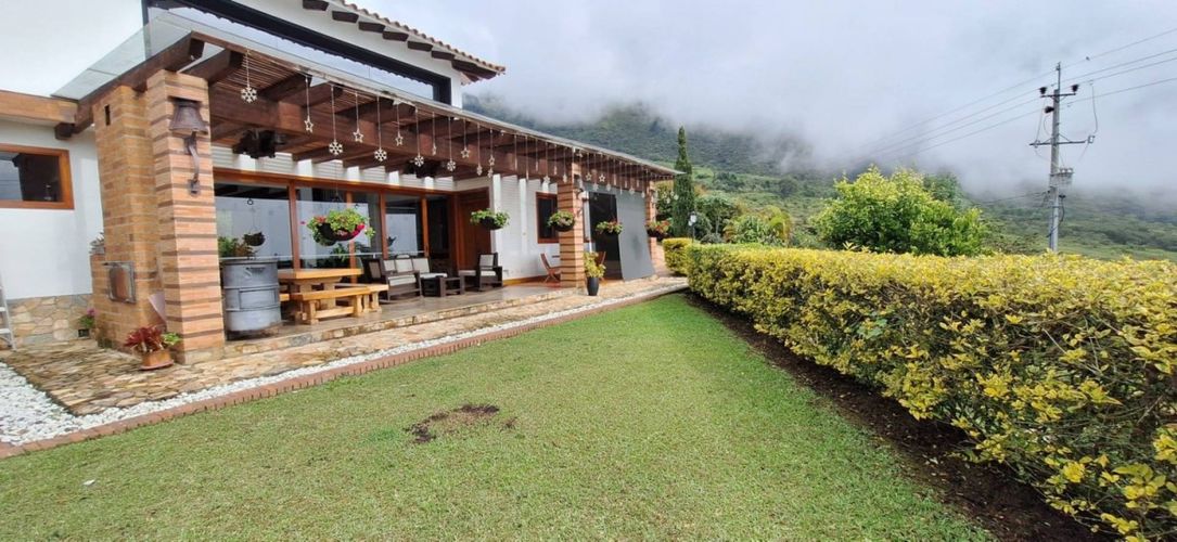 Casa de 6 alcobas en arriendo en Machado, Copacabana, 560 m² · foto 14 de 24