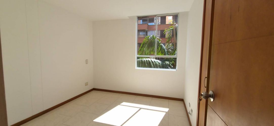 Apartamento de 3 alcobas en arriendo en Lorena, Medellín, 110 m² · foto 12 de 20