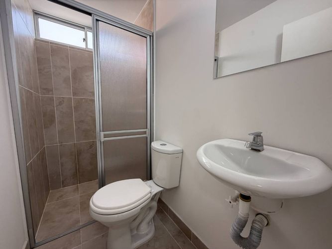 Casa de 10 alcobas en venta en Calasanz, Medellín, 398 m² · foto 3 de 24