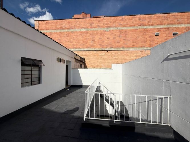 Casa de 10 alcobas en venta en Calasanz, Medellín, 398 m² · foto 8 de 24
