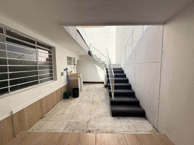 Casa de 10 alcobas en venta en Calasanz, Medellín, 398 m² · foto 9 de 24