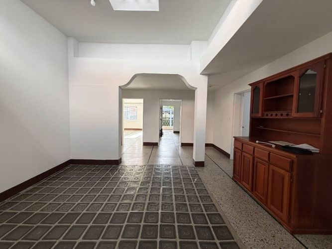 Casa de 10 alcobas en venta en Calasanz, Medellín, 398 m² · foto 11 de 24