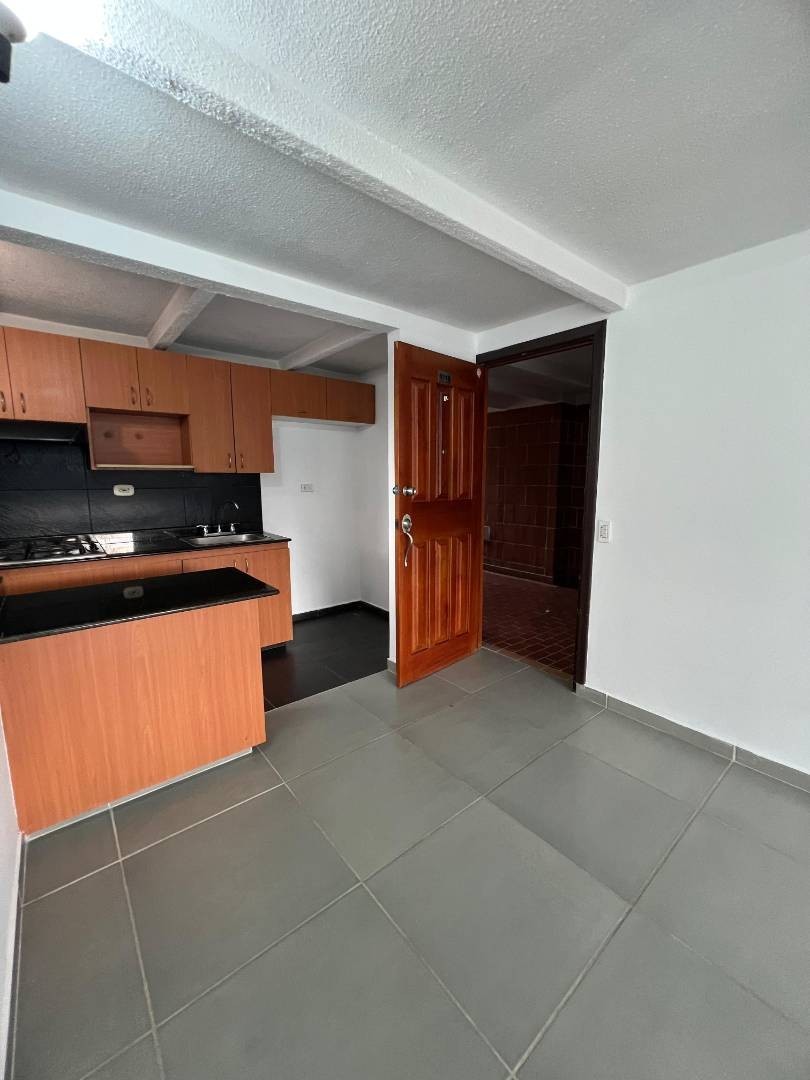 Apartamento en venta en Los Colores, Medellín · foto 2 de 18