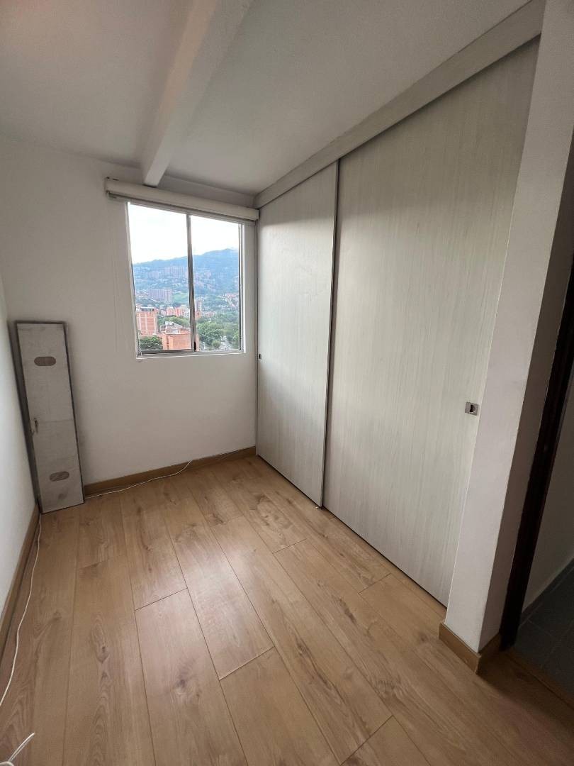 Apartamento en venta en Los Colores, Medellín · foto 8 de 18
